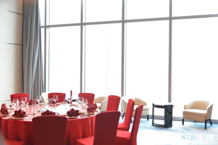 年味新体验！“西式团圆饭”出圈，解锁过年新范式