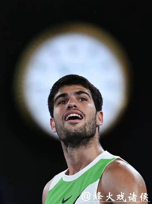 阿尔卡拉斯3-0击败德米纳尔 首次进入澳网男单四强